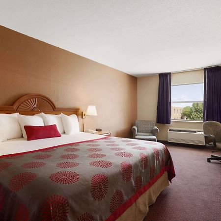 Ramada By Wyndham Sioux City Exterior foto