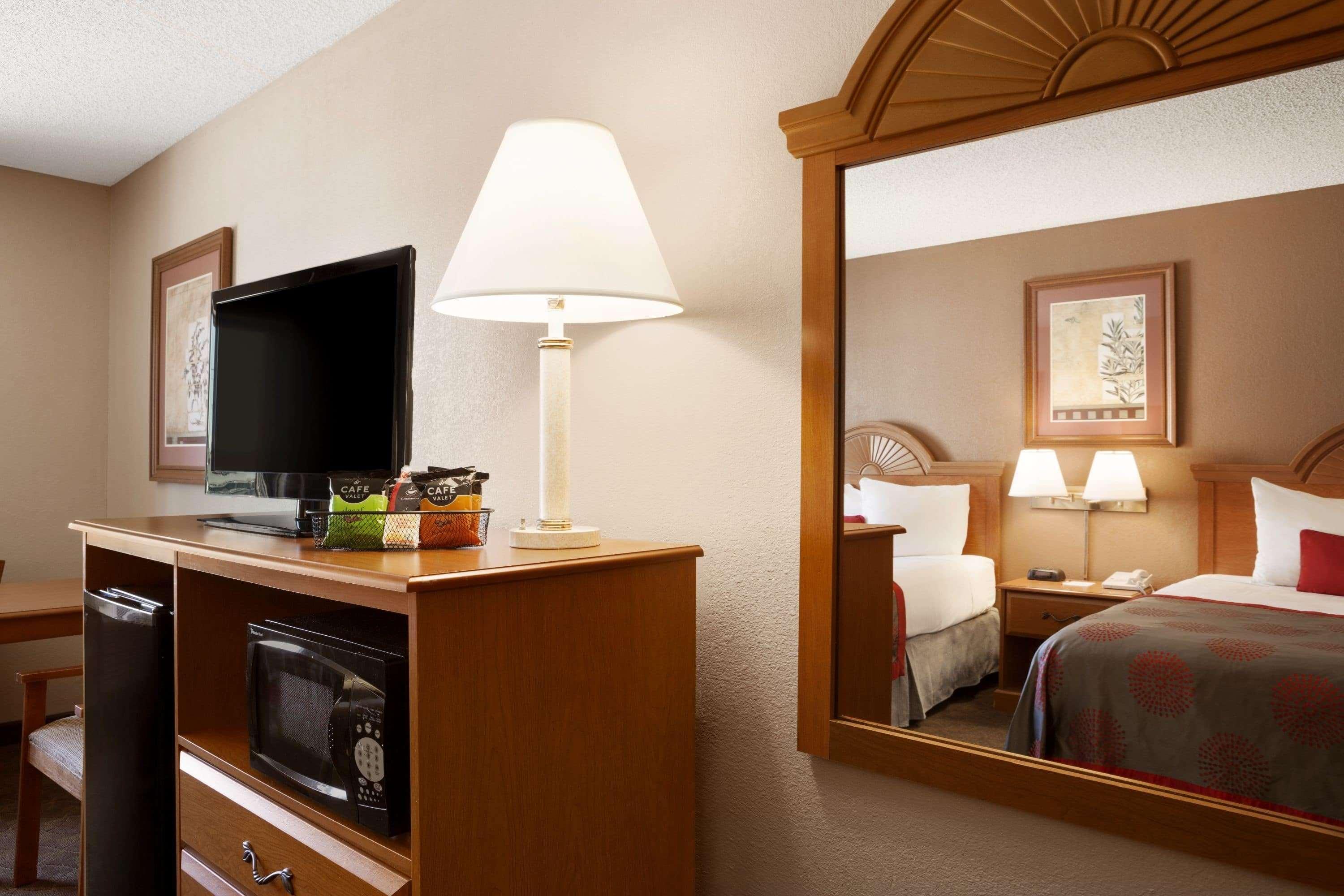 Ramada By Wyndham Sioux City Exterior foto