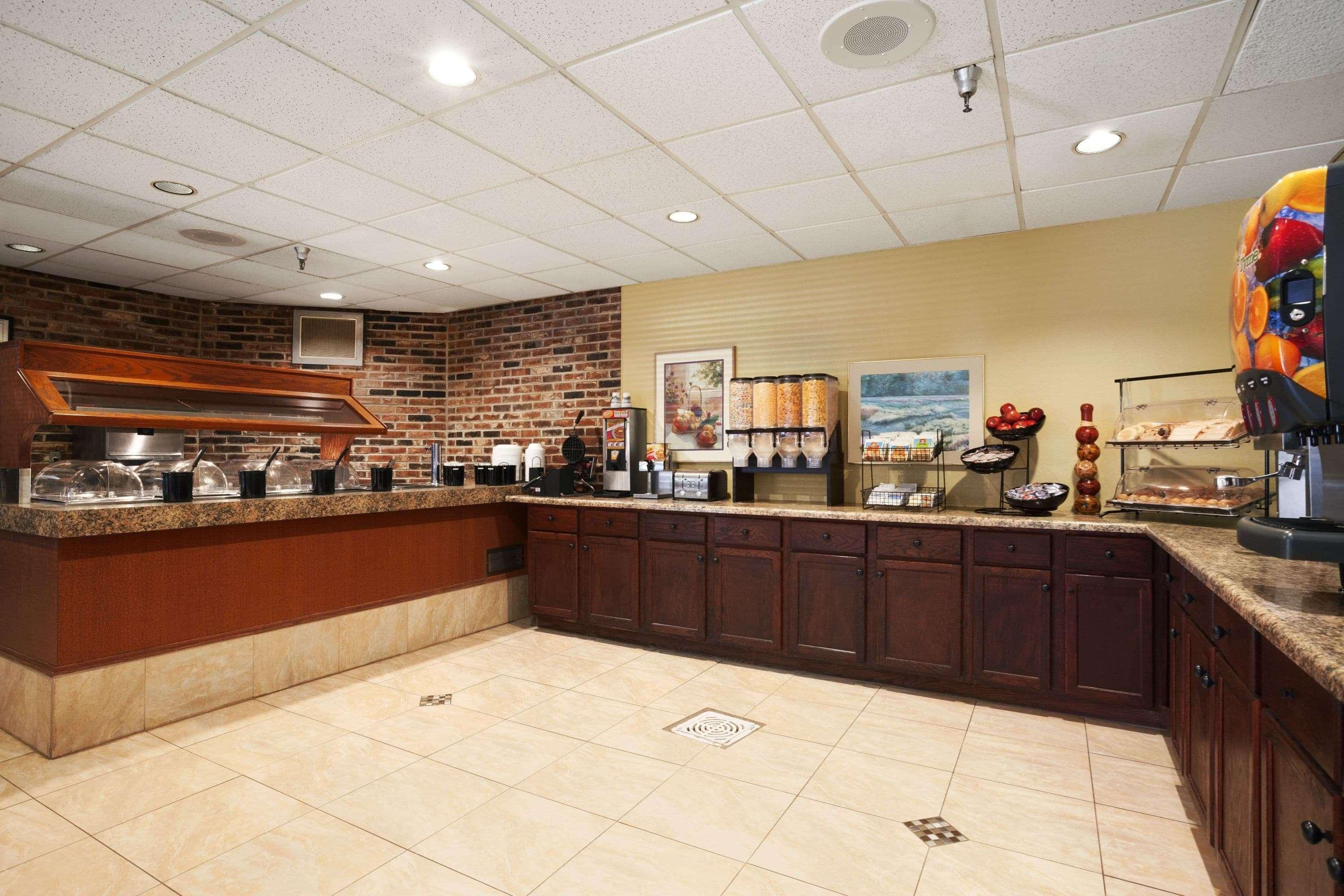 Ramada By Wyndham Sioux City Exterior foto
