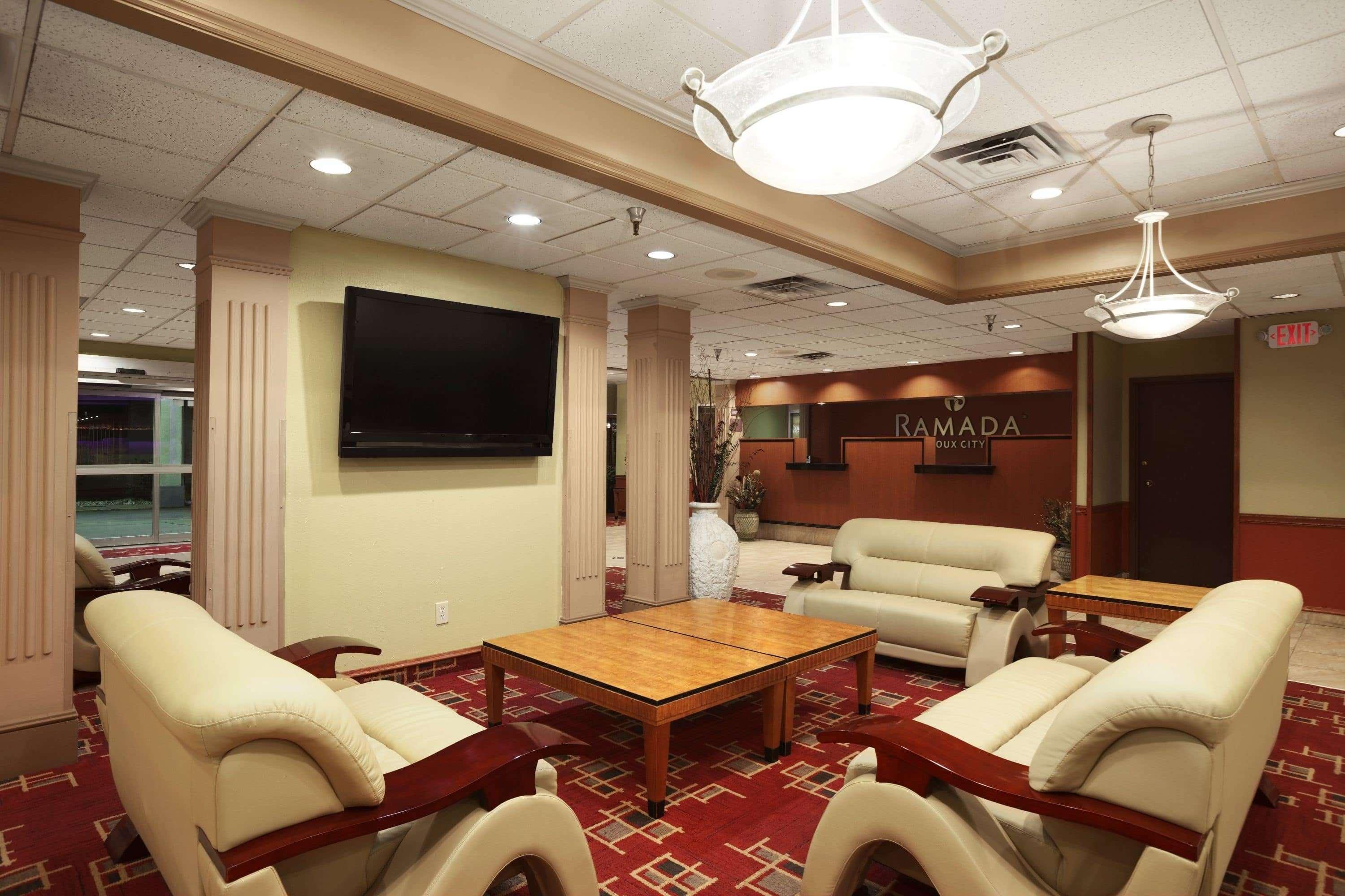 Ramada By Wyndham Sioux City Exterior foto