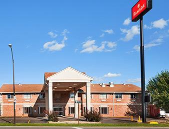 Ramada By Wyndham Sioux City Exterior foto