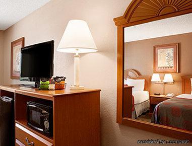 Ramada By Wyndham Sioux City Exterior foto